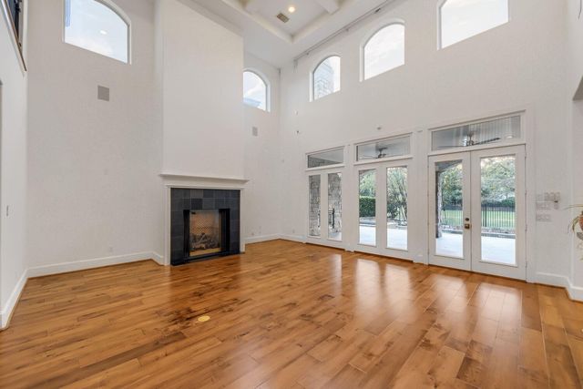 27 Johnathan Landing Court, The Woodlands, TX 77389