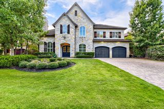 27 Johnathan Landing Court, The Woodlands, TX 77389