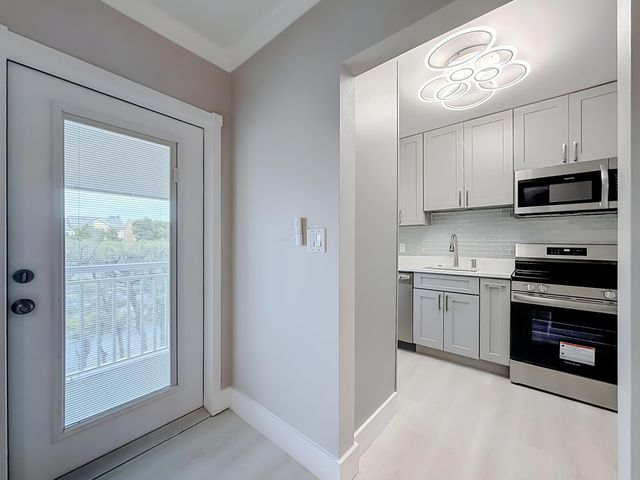 1951 NE 39TH Street 340, Lighthouse Point, FL 33064