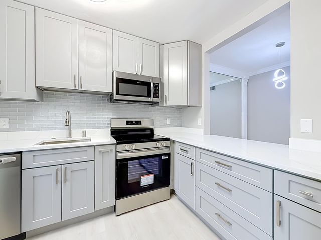 1951 NE 39TH Street 340, Lighthouse Point, FL 33064