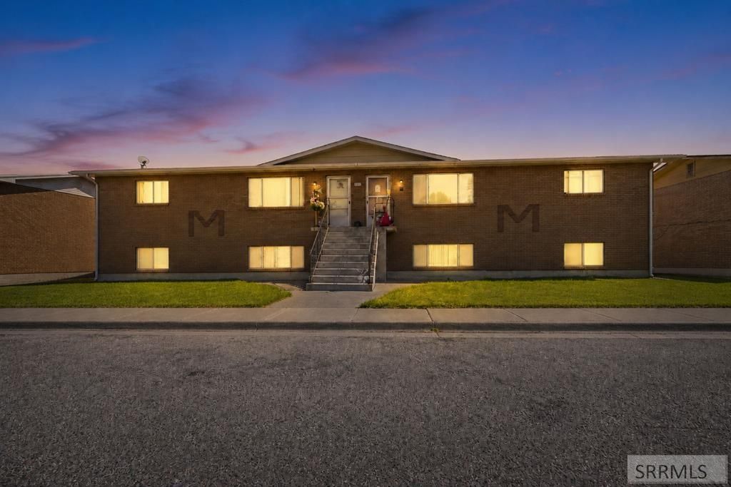 Image 1 of property listing at 1975 Storer Street, Idaho Falls, ID 83202