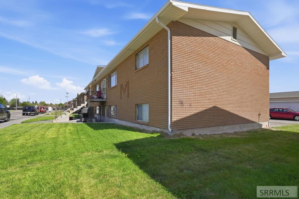 Image 10 of property listing at 1975 Storer Street, Idaho Falls, ID 83202