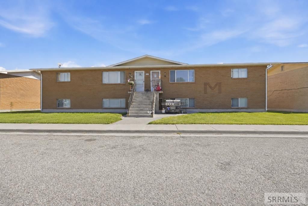 Image 2 of property listing at 1975 Storer Street, Idaho Falls, ID 83202