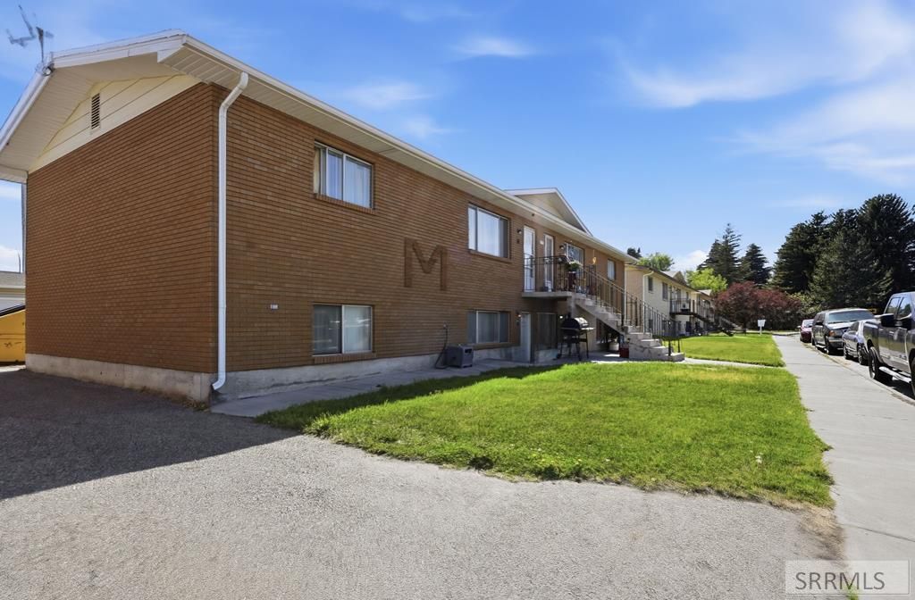Image 3 of property listing at 1975 Storer Street, Idaho Falls, ID 83202