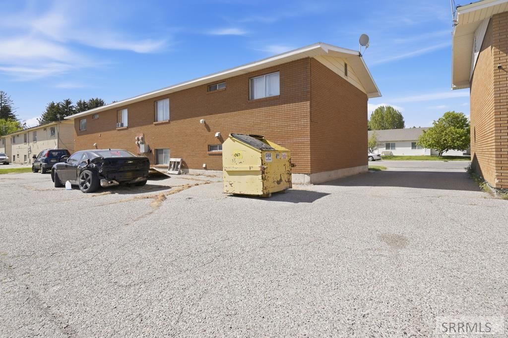 Image 7 of property listing at 1975 Storer Street, Idaho Falls, ID 83202