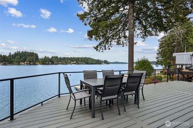1210 E Mason Lake Drive S, Grapeview, WA 98546