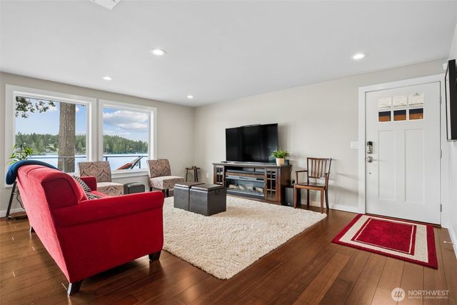 1210 E Mason Lake Drive S, Grapeview, WA 98546