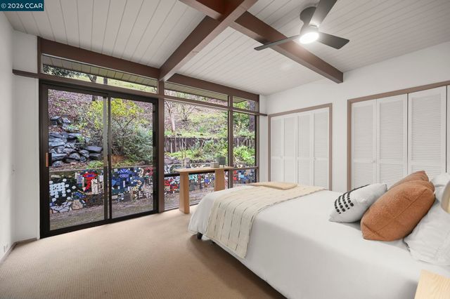 92 Evergreen Dr, Orinda, CA 94563