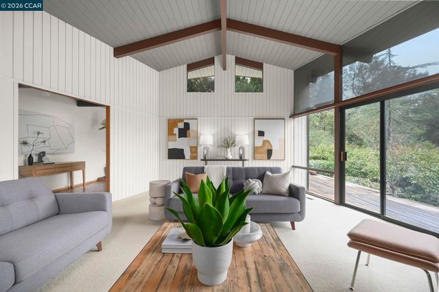 92 Evergreen Dr, Orinda, CA 94563