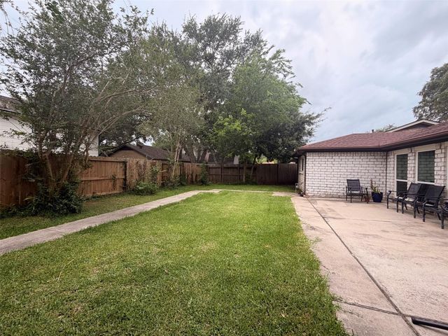 3118 Shawnee Drive, Sugar Land, TX 77479