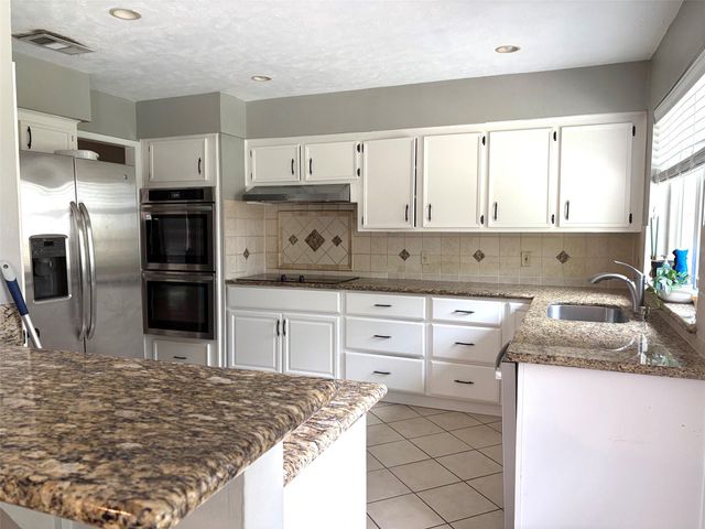 3118 Shawnee Drive, Sugar Land, TX 77479