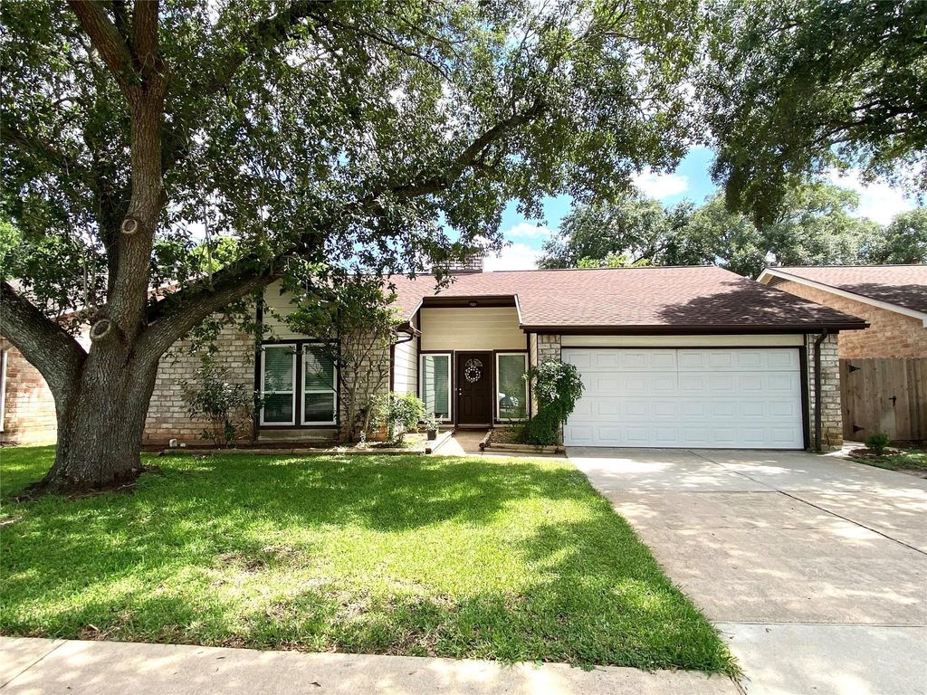 3118 Shawnee Drive, Sugar Land, TX 77479