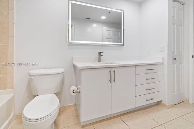 2421 NE 65th Street 217, Fort Lauderdale, FL 33308