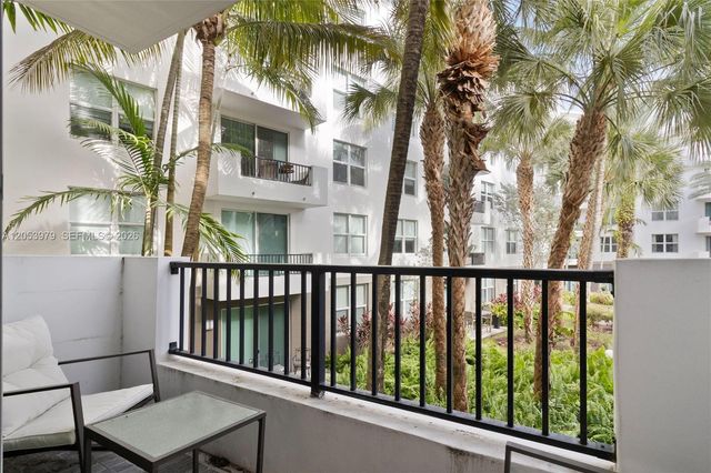 2421 NE 65th Street 217, Fort Lauderdale, FL 33308