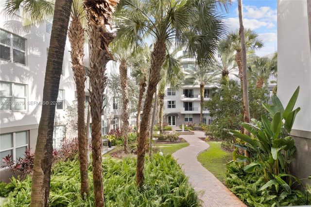 2421 NE 65th Street 217, Fort Lauderdale, FL 33308
