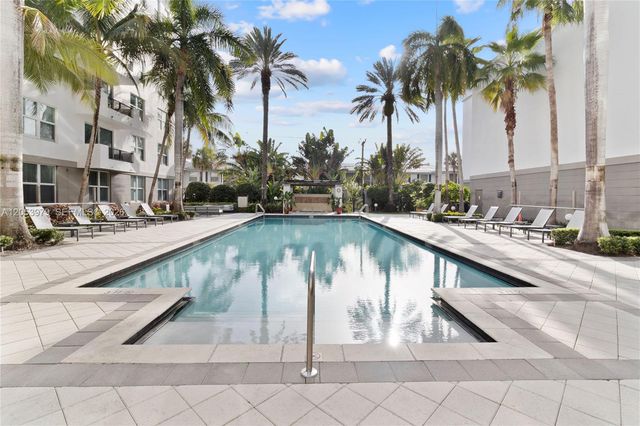 2421 NE 65th Street 217, Fort Lauderdale, FL 33308
