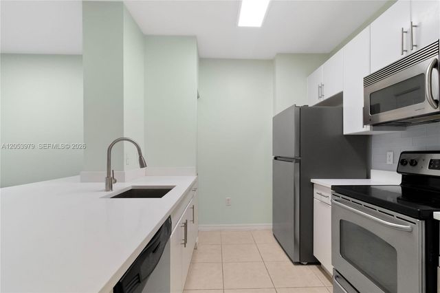 2421 NE 65th Street 217, Fort Lauderdale, FL 33308