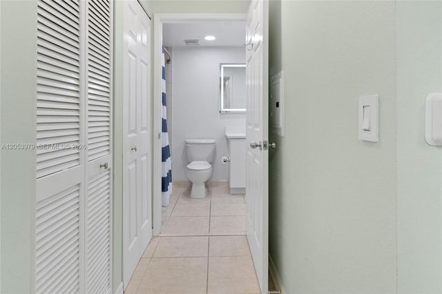 2421 NE 65th Street 217, Fort Lauderdale, FL 33308
