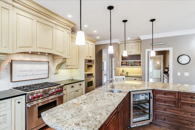 27022 W Coventry Court, Lake Barrington, IL 60010