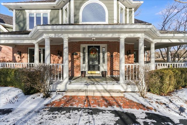 27022 W Coventry Court, Lake Barrington, IL 60010