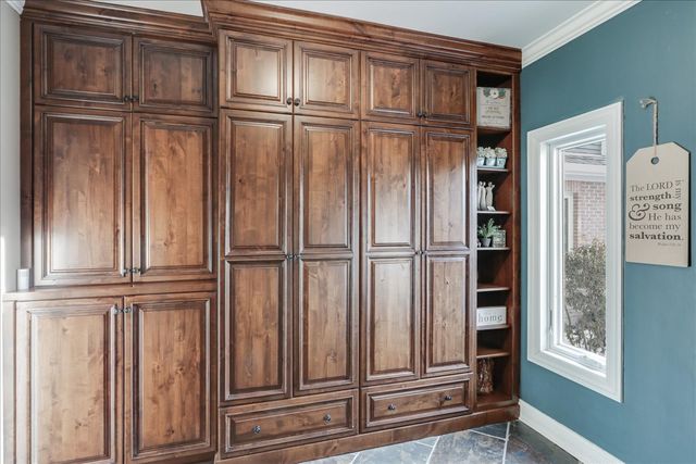 27022 W Coventry Court, Lake Barrington, IL 60010