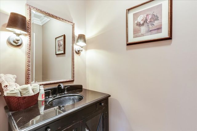 27022 W Coventry Court, Lake Barrington, IL 60010