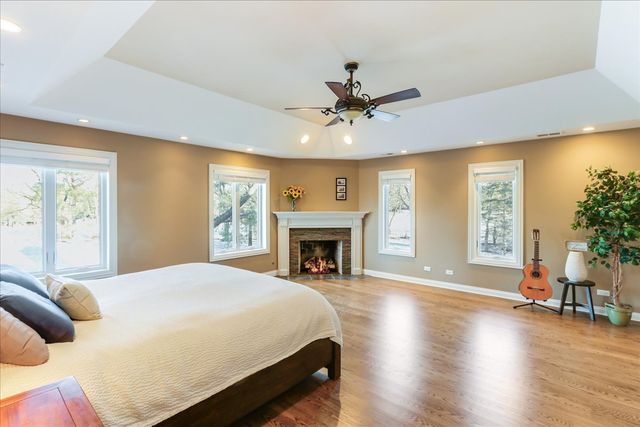 27022 W Coventry Court, Lake Barrington, IL 60010