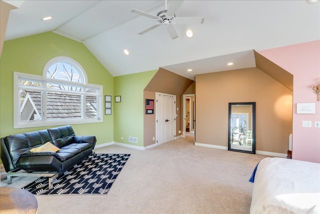 27022 W Coventry Court, Lake Barrington, IL 60010