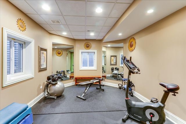 27022 W Coventry Court, Lake Barrington, IL 60010