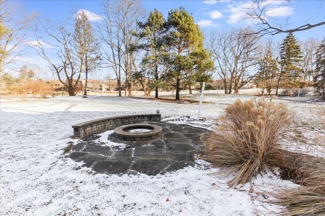 27022 W Coventry Court, Lake Barrington, IL 60010