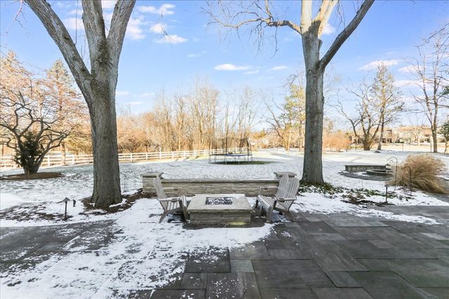 27022 W Coventry Court, Lake Barrington, IL 60010