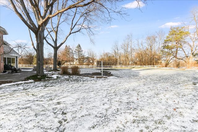 27022 W Coventry Court, Lake Barrington, IL 60010