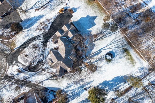 27022 W Coventry Court, Lake Barrington, IL 60010