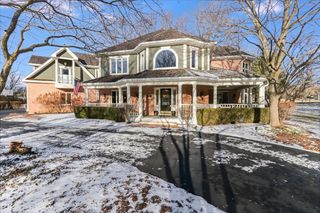 27022 W Coventry Court, Lake Barrington, IL 60010