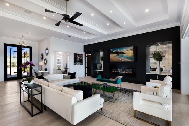 8428 LINDRICK LANE, Bradenton, FL 34202