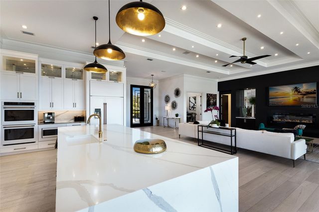 8428 LINDRICK LANE, Bradenton, FL 34202