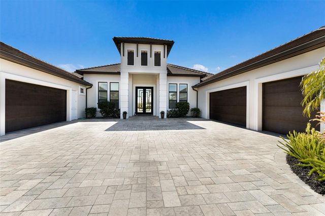 8428 LINDRICK LANE, Bradenton, FL 34202