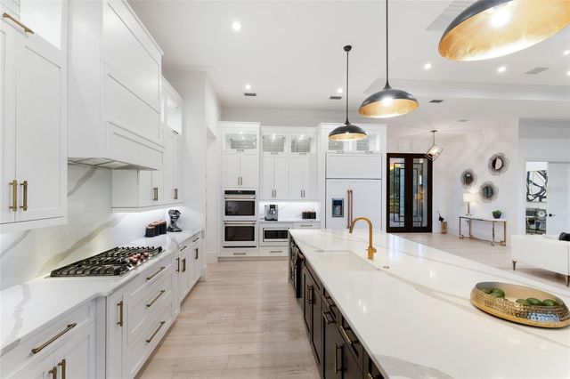 8428 LINDRICK LANE, Bradenton, FL 34202