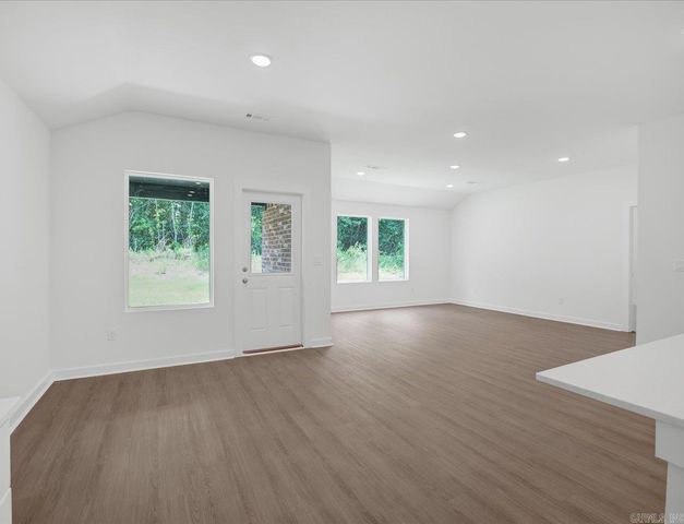 40 Wolfsbridge Loop, Cabot, AR 72023