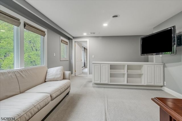 63 Skylark Rd, Springfield Twp., NJ 07081