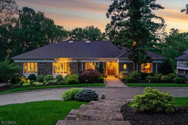 63 Skylark Rd, Springfield Twp., NJ 07081
