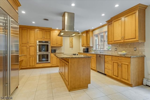 63 Skylark Rd, Springfield Twp., NJ 07081