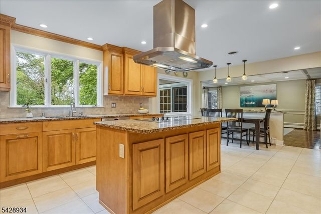 63 Skylark Rd, Springfield Twp., NJ 07081