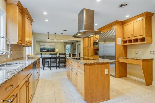 63 Skylark Rd, Springfield Twp., NJ 07081