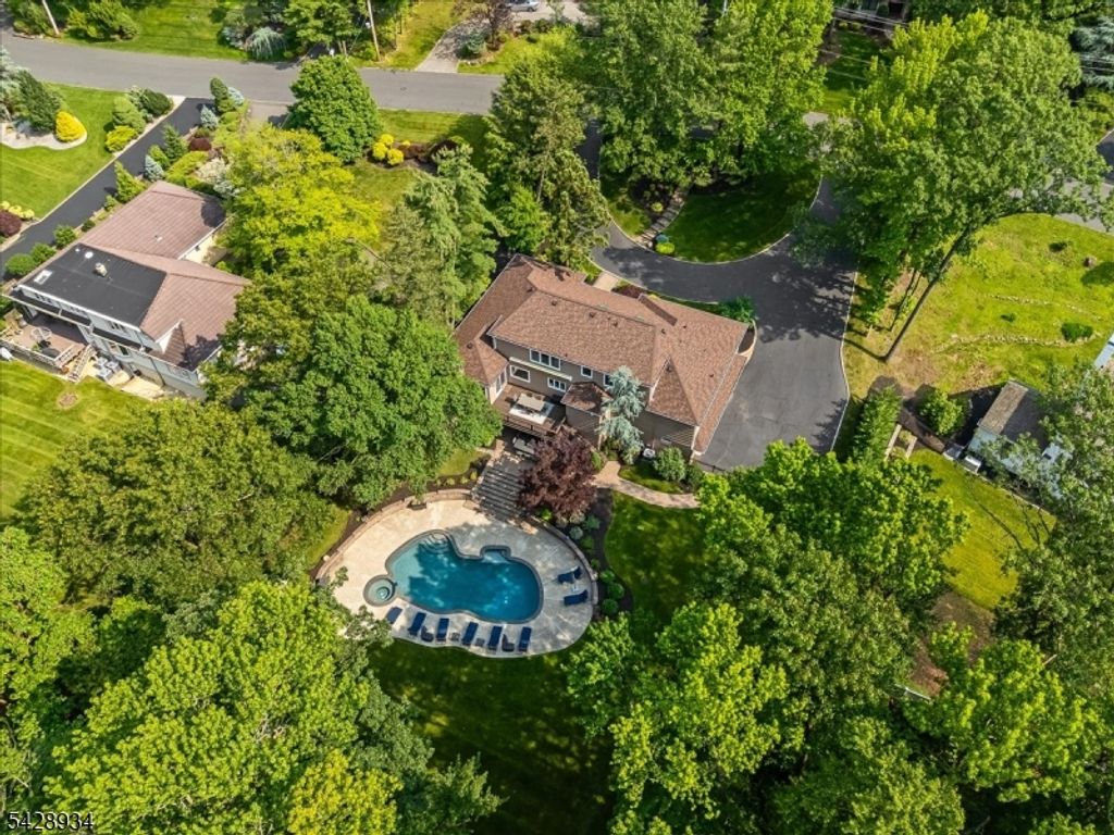 63 Skylark Rd, Springfield Twp., NJ 07081