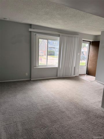 1531 E Evelyn Avenue, Hazel Park, MI 48030