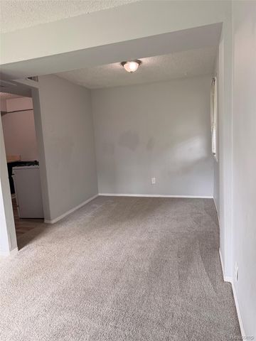 1531 E Evelyn Avenue, Hazel Park, MI 48030
