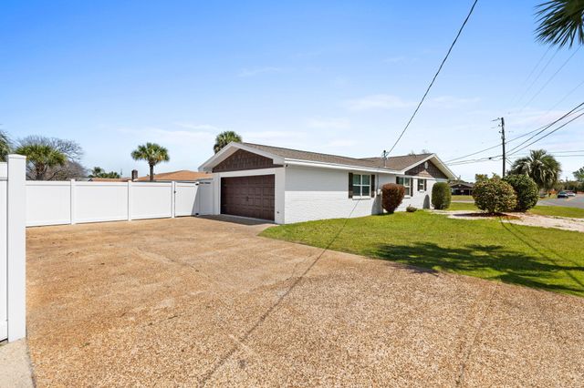 4415 Baywood Drive, Lynn Haven, FL 32444