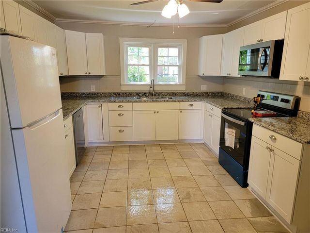 5 Felton PL, Hampton, VA 23666