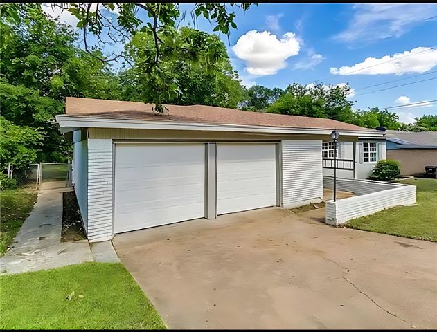3821 Bonnie Drive, Fort Worth, TX 76116